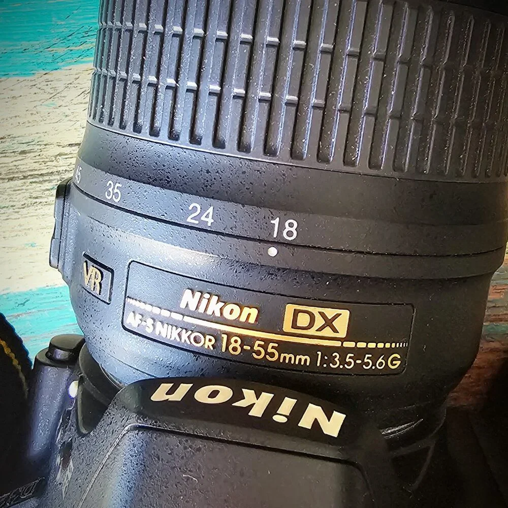 Nikon d3200 camera 18-55 VR kit